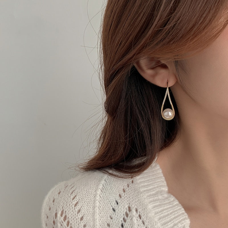 Women's Long Pearl Elegance Earring