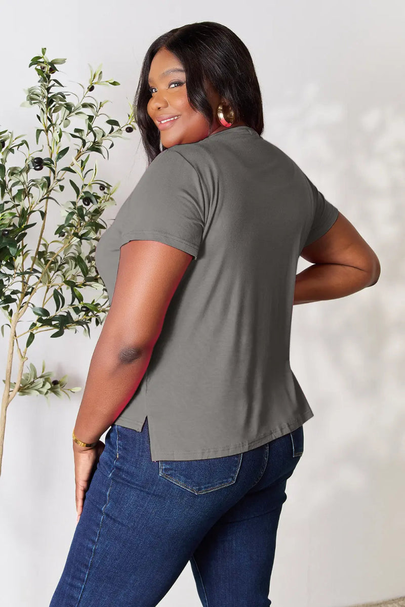 Short Sleeve Slit Hem Tunic Top for Office and Everyday Wear