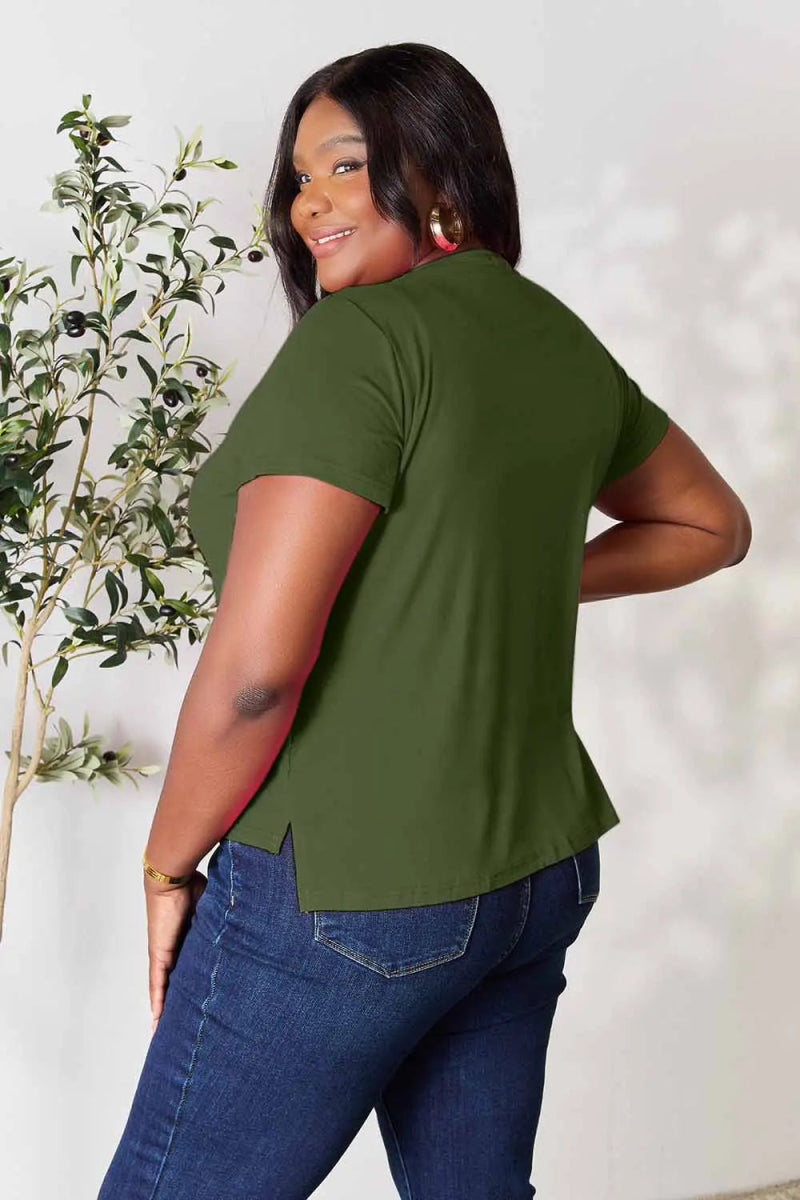 Short Sleeve Slit Hem Tunic Top for Office and Everyday Wear