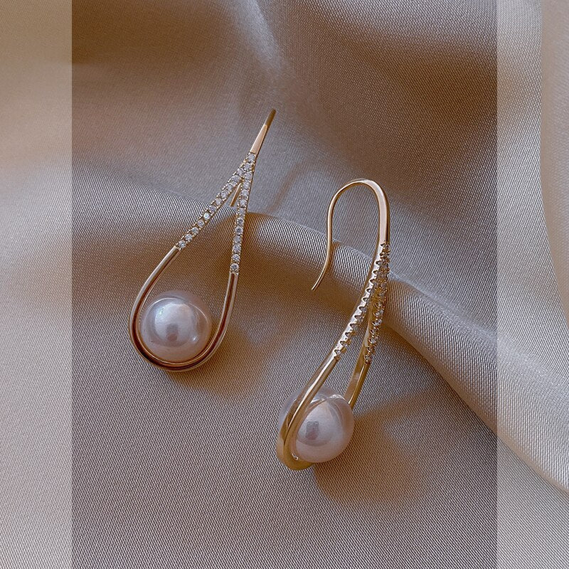 Women's Long Pearl Elegance Earring