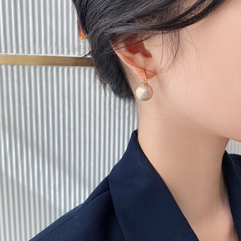 Women's Sophisticated Champagne Pearl Earring